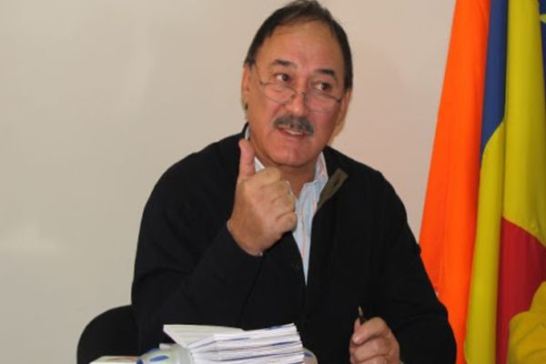 Alexandru Pereș, OBLIGAT să respecte procedura de autoizolare după ce a avut contact cu senatorul depistat pozitiv cu COVID 19. 