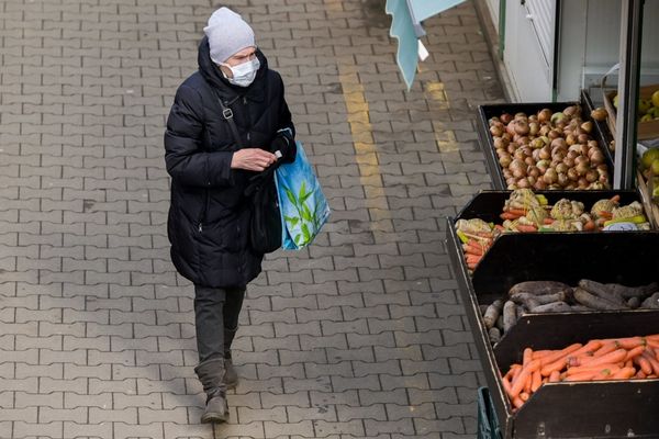 Blaj: Din 27 aprilie, obligatoriu măști de protecție în spațiile publice închise și în transportul în comun din oraș 