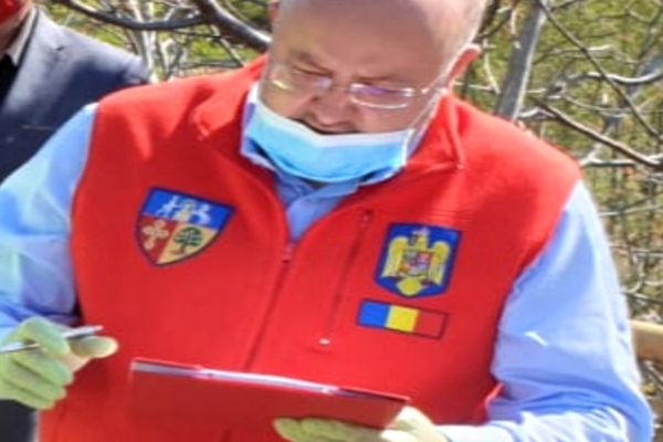 VIDEO| După 40 de ani. Președintele CJ Vâlcea a semnat ordinul de începere pentru noi lucrări pe drumurile vâlcene