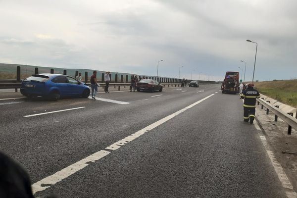 11 persoane ce veneau din ZONA ROȘIE  COVID 19 implicate într-un accident pe A1