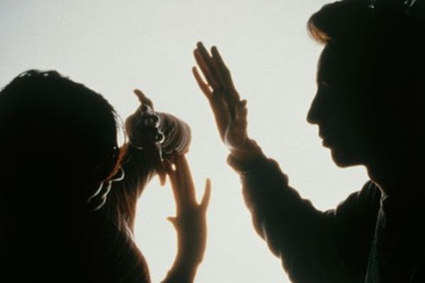 Bărbat cercetat pentru că și-a agresat bunica de 89 de ani 