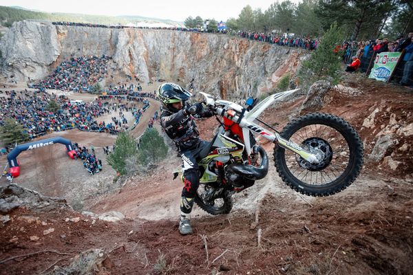 Motociclist rănit grav la un concurs „hard enduro“ din Alba.  