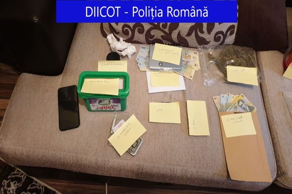 FOTO | Captură de droguri la Cluj! 7 persoane au fost reținute 