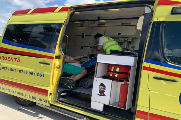 Un bărbat și un copil au ajuns la spital, în urma unui accident rutier