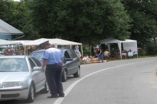 Acțiune a forțelor de ordine din Pașcani. au fost controlați 56 de agenți economici și au fost verificate 31 de autovehicule, fiind legitimate 111 persoane 