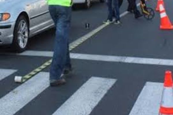 O femeie a murit în Teiuș după ce a traversat pe roșu