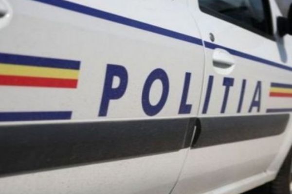 Un șofer băut a fugit de polițiști și a provocat un accident