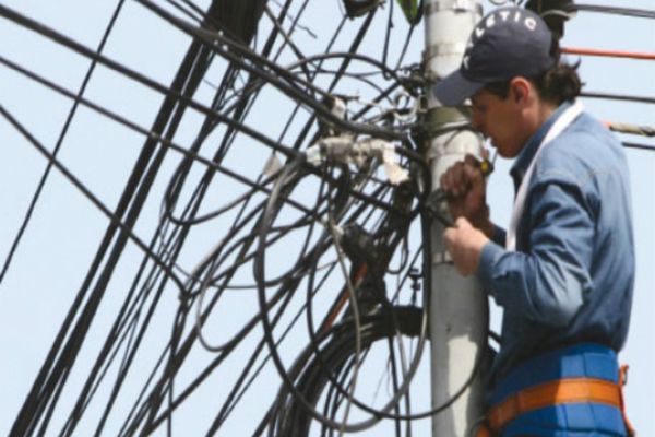 Agenți economici inventivi: vezi cum furau energie electrică