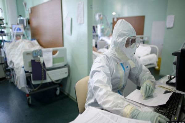 Crucea Roşie a donat două aparate de ventilaţie pulmonară spitalelor din Aiud şi Sebeș