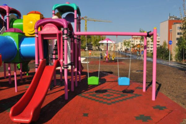 Investiții în două locuri de joacă din Alba Iulia