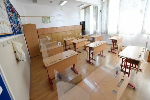 Tot mai multe școli din Alba, în scenariul ROȘU