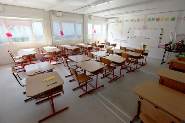 161 de școli din Alba sunt în scenariul ROȘU. Cursurile se desfășoară exclusiv online