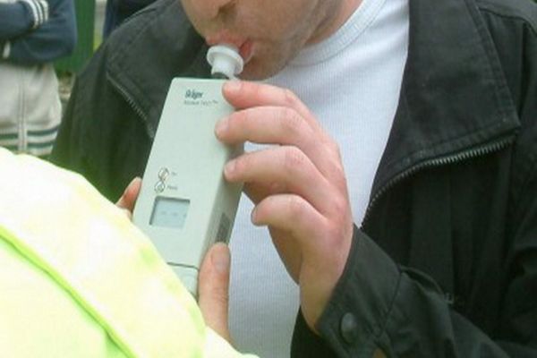 Depistat la volan sub influența băuturilor alcoolice