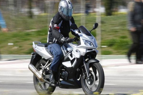 Teribilism de adolescent! A ieșit la plimbare pe o motocicletă neînmatriculată