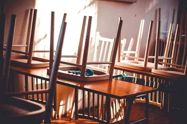 199 de școli din județul Alba, în scenariul ROȘU