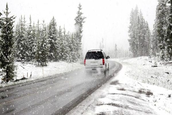 Avertizare de ninsori, vânt și polei valabilă pentru toată țara