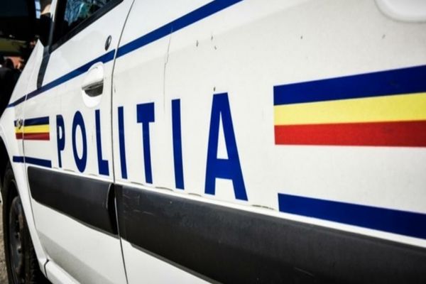 A condus fără permis în timp ce trebuia să fie în carantină
