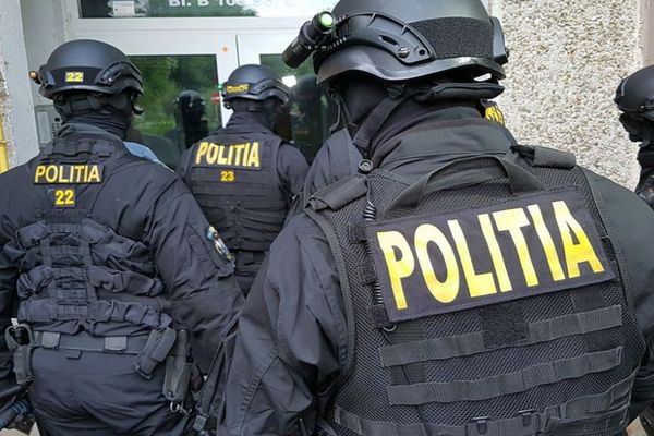 Percheziții în patru județe într-un dosar  cu acuzații de fals de monedă. Cum opera gruparea infracțională