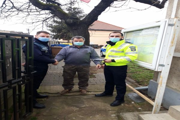 Gest de omenie: un albaiulian a restituit un portofel cu acte și bani, găsit pe marginea drumului 