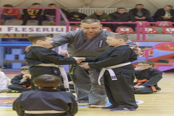 Leonte Daniel, jandarmul care îmbină cu pasiune meseria pe care o practică de 13 ani, cu sportul, pasiunea lui de o viață (FOTO)