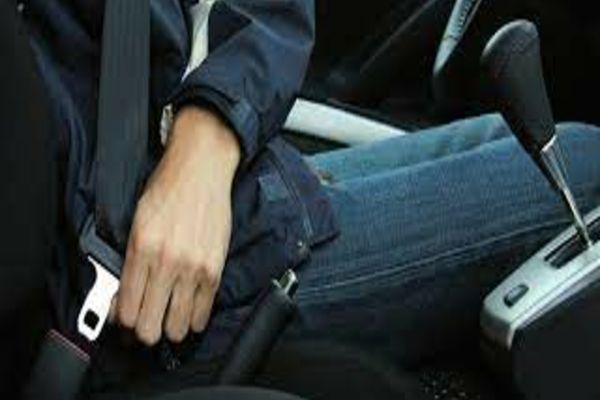 480 de șoferi și pasageri, amendați pentru că nu au folosit centura de siguranță