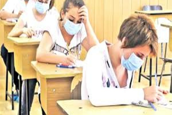 Consiliul Naţional al Elevilor dezaprobă ideea ca cei din clasele terminale să meargă la şcoală în scenariul roşu