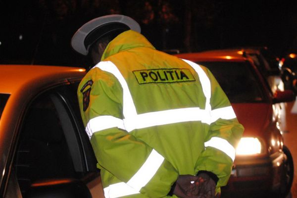 A plecat din carantină să se plimbe cu mașina! Nu avea nici permis de conducere