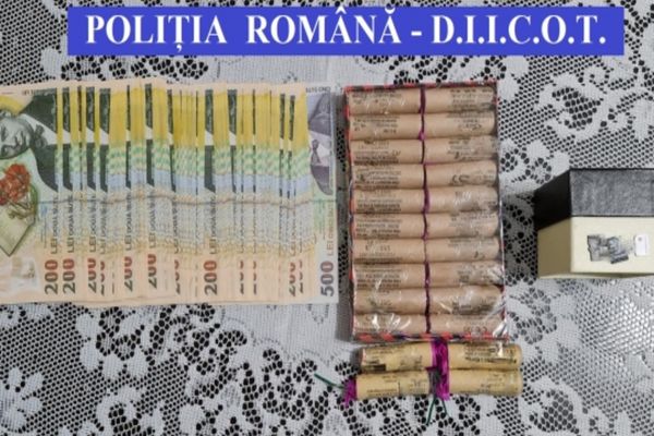 38 de percheziții în patru județe la traficanți de droguri