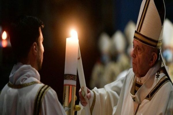 Mesajul Papei Francisc de Paştele Catolic: ”Să nu ne pierdem niciodată speranţa”