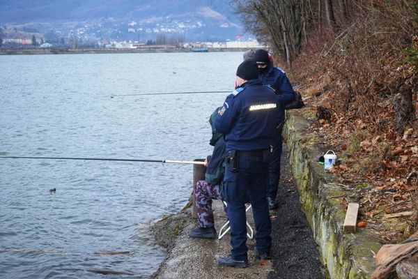 Interzis la pescuit până pe 7 iunie