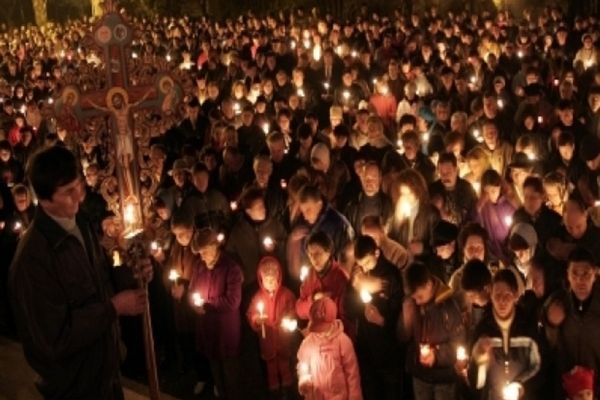 OFICIAL: Cum se vor desfăşura slujbele religioase în perioada Paştelui