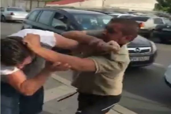 Bătaie pe o stradă din Cugir! Agresorul, reținut