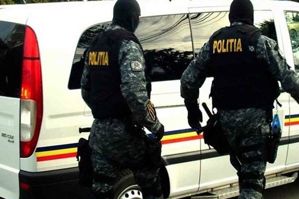 Fișe medicale false pentru preschimbarea permiselor de conducere! Percheziții și audieri