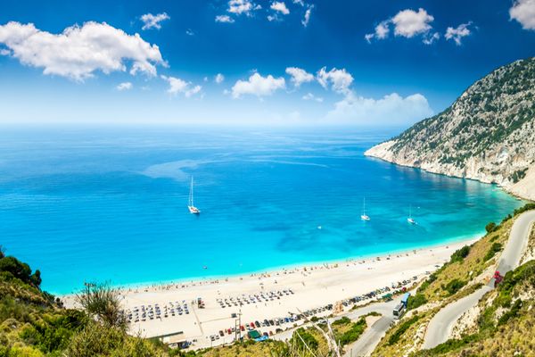 Din 14 mai Grecia şi-a redeschis porţile pentru turişti! Ce reguli trebuie respectate