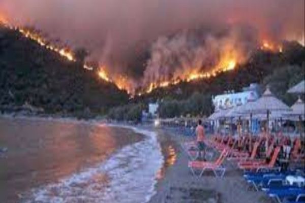 Atenționare de călătorie în Grecia – incendii puternice în insula Kefalonia