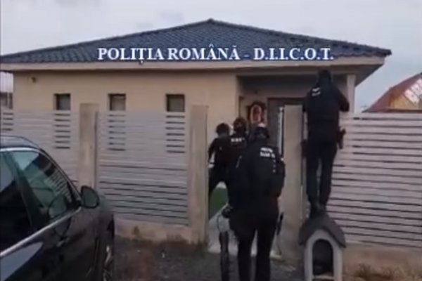 Peste 20 de contrabandiști de țigări, reținuți de DIICOT după perchezițiile din București, Arad, Alba, Bihor, Cluj, Caraș-Severin, Gorj, Timiș! Sute de autovehicule, terenuri și zeci de locuințe, sub sechestru