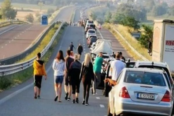 Anunț important pentru românii care vor să meargă în Grecia! La ce trebuie să fie foarte atenți