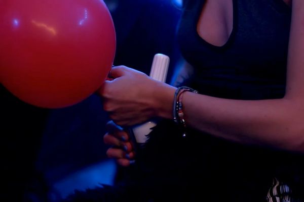 Un nou drog la petrecerile de pe litoral! Ce este "funny gas" și cât este de periculos 