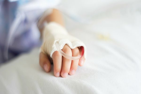 Cât trebuie să plătească părinții care stau în spital cu copilul internat