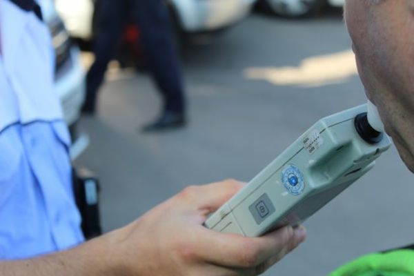 Aproape de coma alcoolică la volan