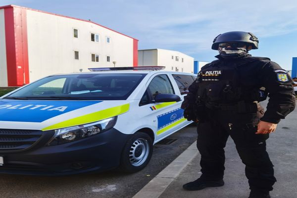 Percheziții într-un dosar de fals informatic! Suspecții eliberau adeverințe false de vaccinare anti COVID