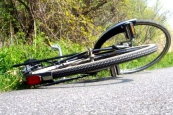 Biciclist beat, accidentat de un șofer neatent