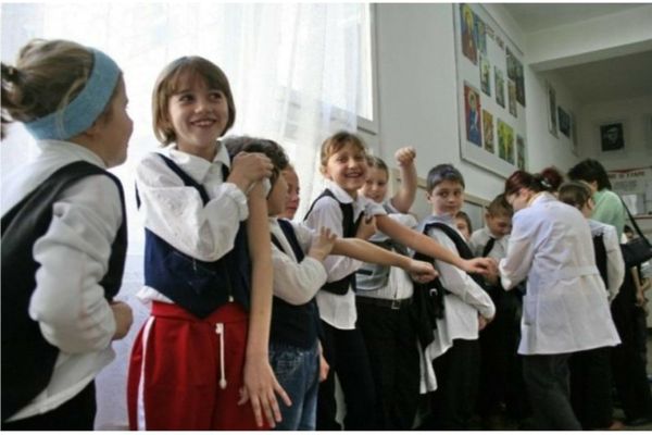 Vacanță de iarnă mai scurtă pentru elevii de gimnaziu și de liceu