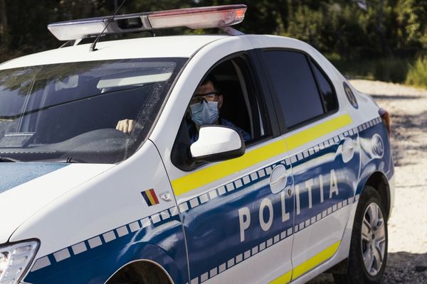 A ieșit la plimbare cu un autoturism neînmatriculat! Acum are dosar penal