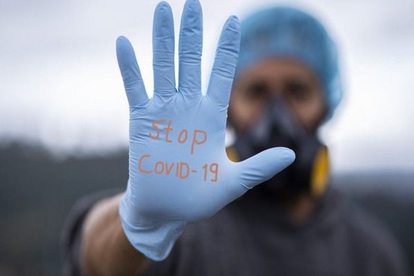 Bilanț COVID 3 noiembrie. Scade numărul infectărilor și al deceselor, dar cifrele rămân alarmante