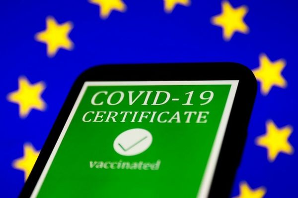 Concediu fără plată sau telemuncă pentru angajaţii din Slovacia care nu au certificat verde
