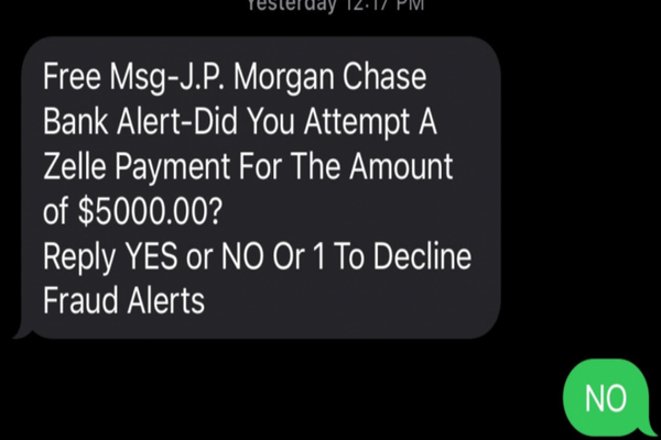 Alerte despre fraude bancare prin SMS, ca pretext pentru „voice phishing”   