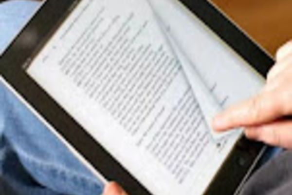 Cărțile în format electronic se vor ieftini! Ce decret a semnat Iohannis