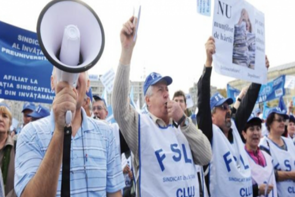 Sindicatele din învățământ amenință cu blocarea situației școlare
