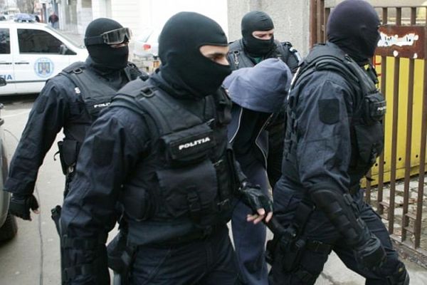 Perchezițiile din 36 de județe s-au terminat cu peste 80 de arme indisponibilizate